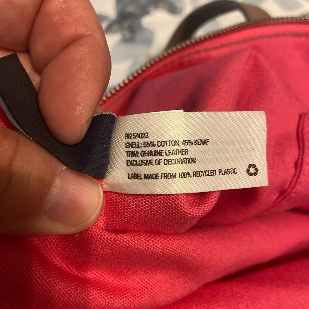 GAP Tote - Picture 4 of 7
